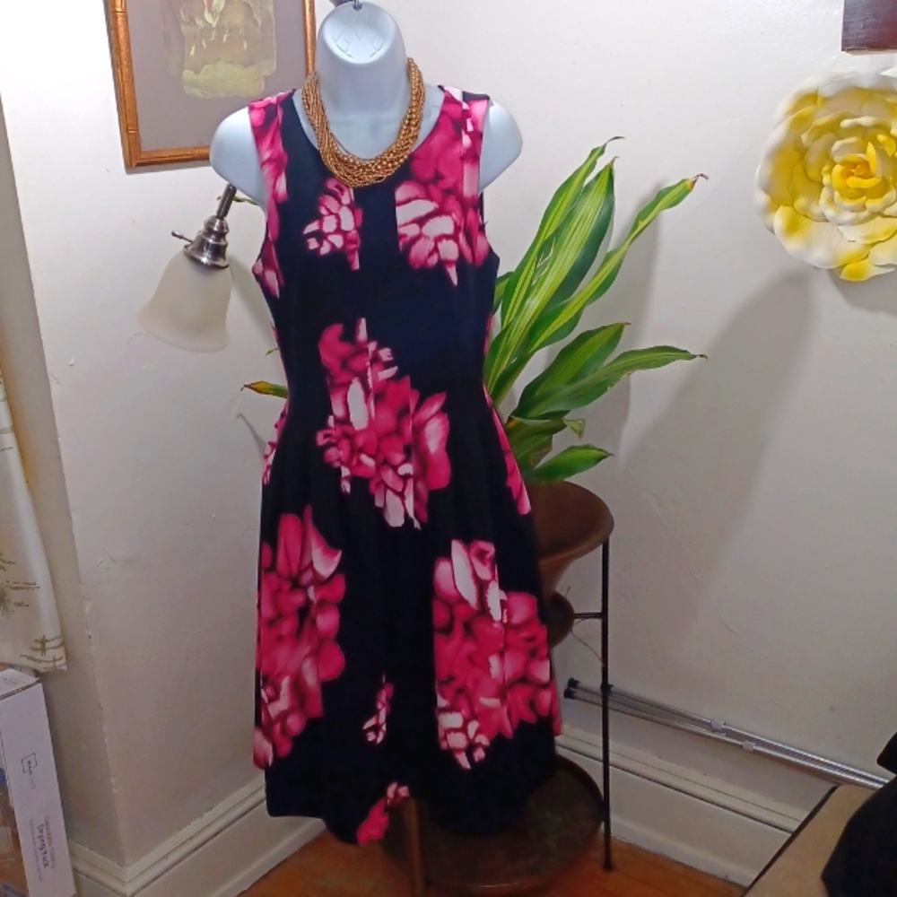 Calvin Klein floral midi dress. Tank top dress. Tank dress.